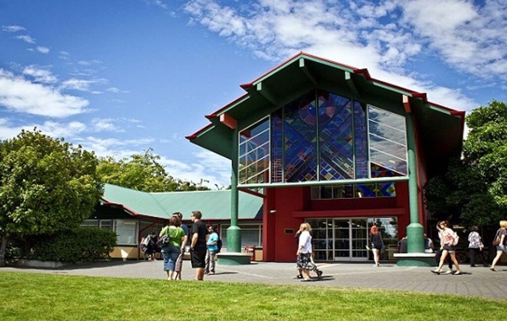 Eastern Institute of Technology (EIT)