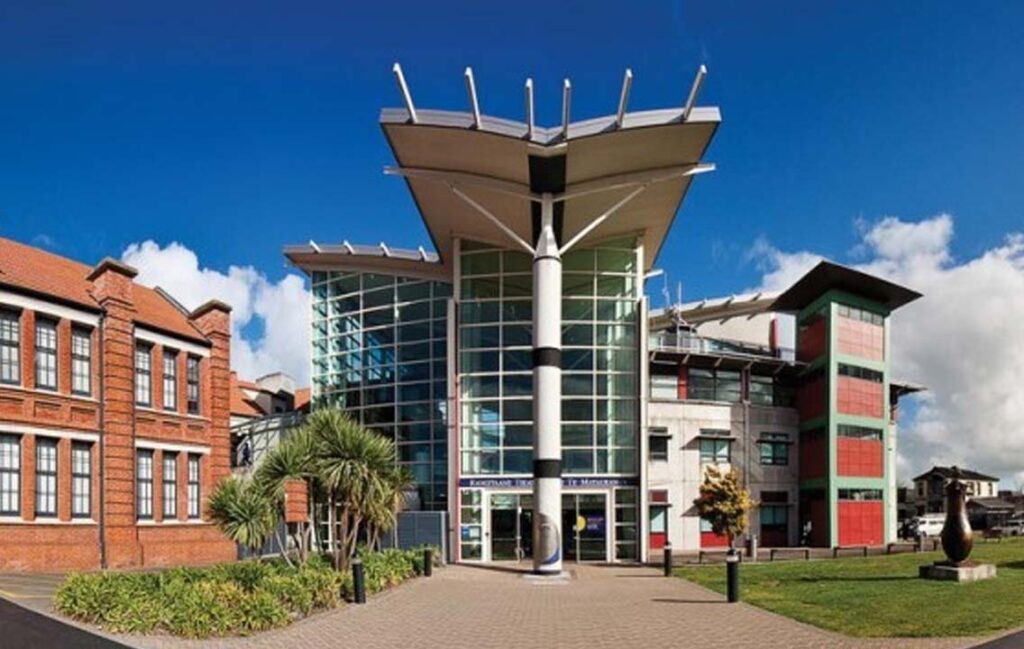 Universal College of Learning (UCOL)